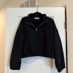 NWOT DE BASE Half-Zip Cropped Sweatshirt. Black. Size M